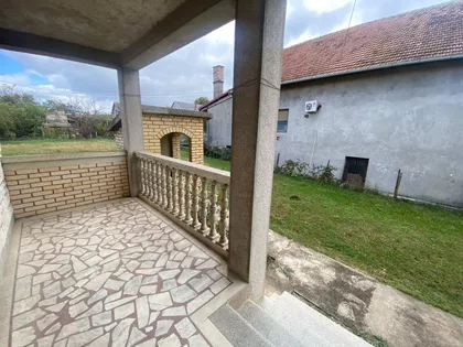 Stari Banovci | 4zida.rs