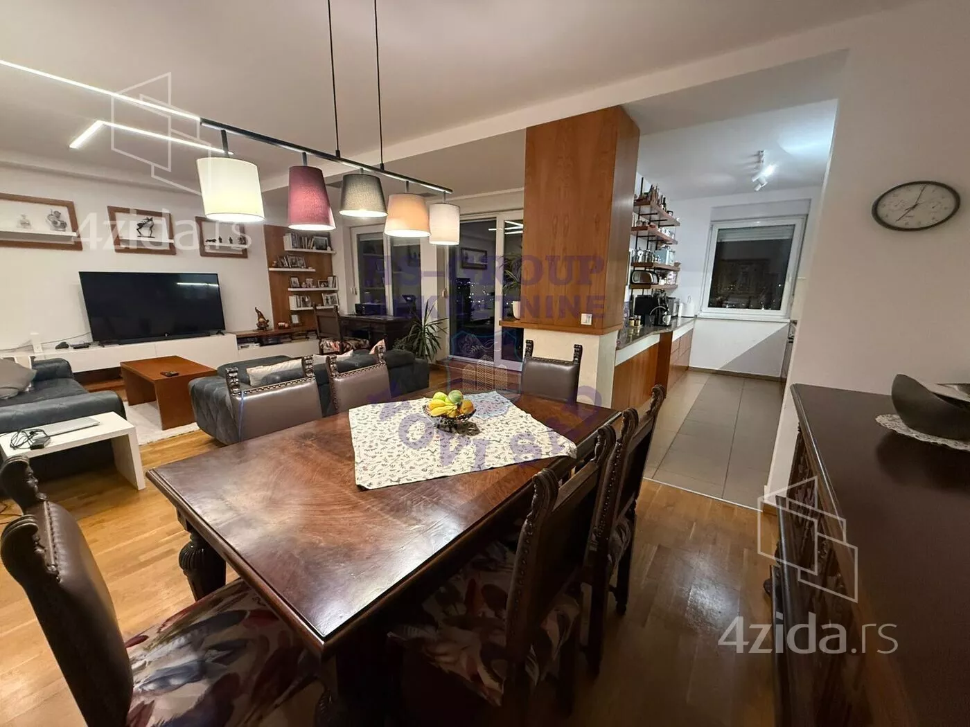 Četvoroiposoban stan | 4zida