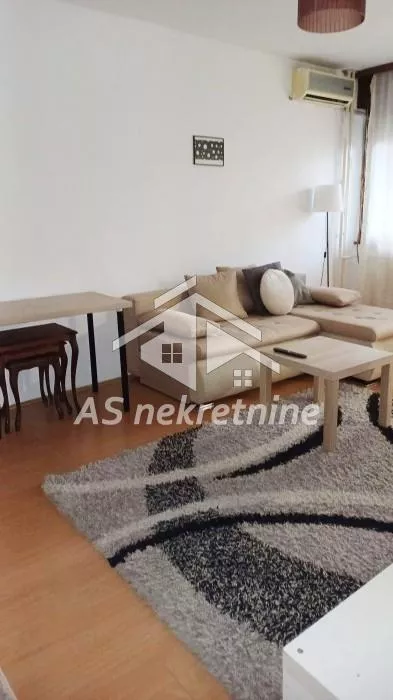 Crveni Krst Vračar | 4zida.rs