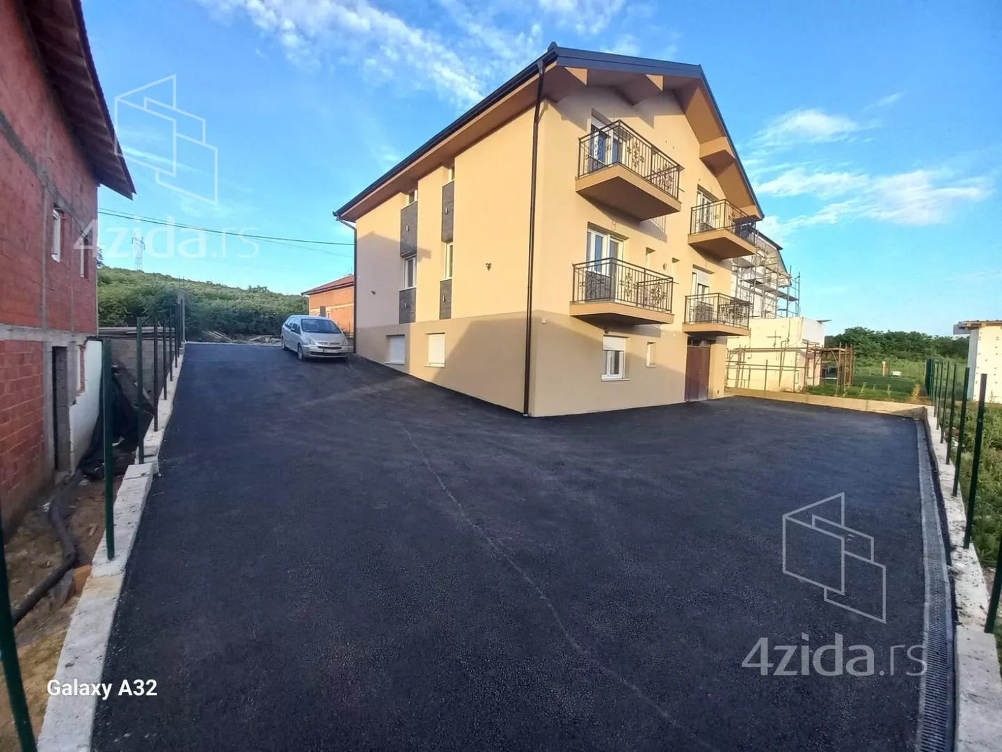 Troiposoban stan | 4zida