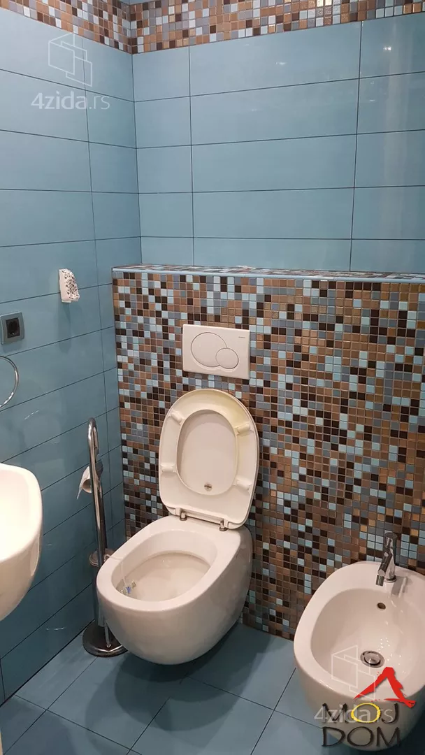 Šestosoban stan | 4zida