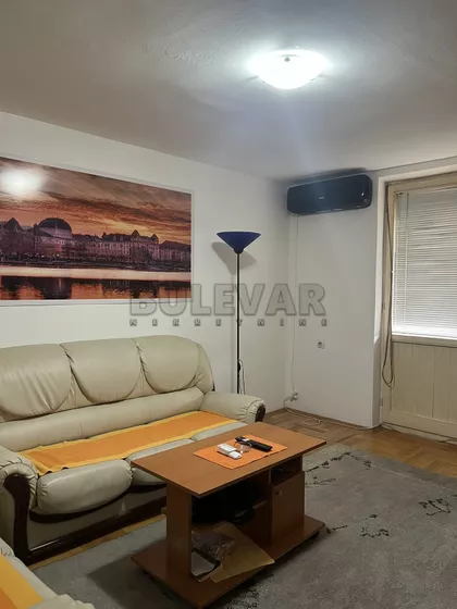 Velikotrnavska | 4zida.rs