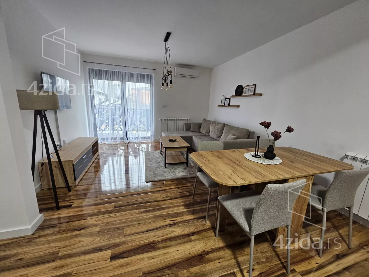 Jednoiposoban stan | 4zida