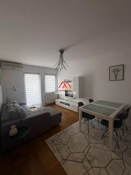 Bulevar Cara Lazara | 4zida.rs