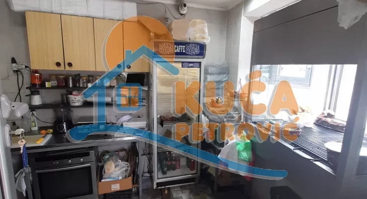 Lokal | 4zida