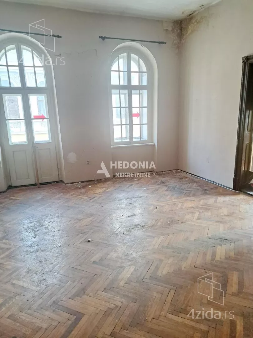 Šestoiposoban stan | 4zida