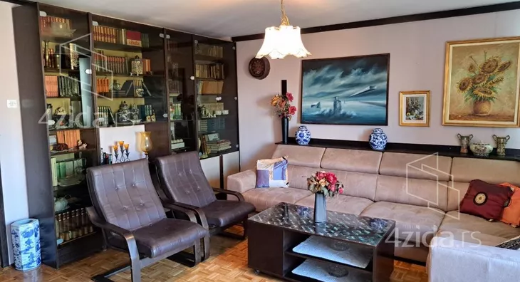 Troiposoban stan | 4zida