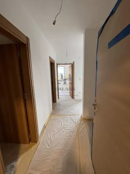 Stari Banovci | 4zida.rs