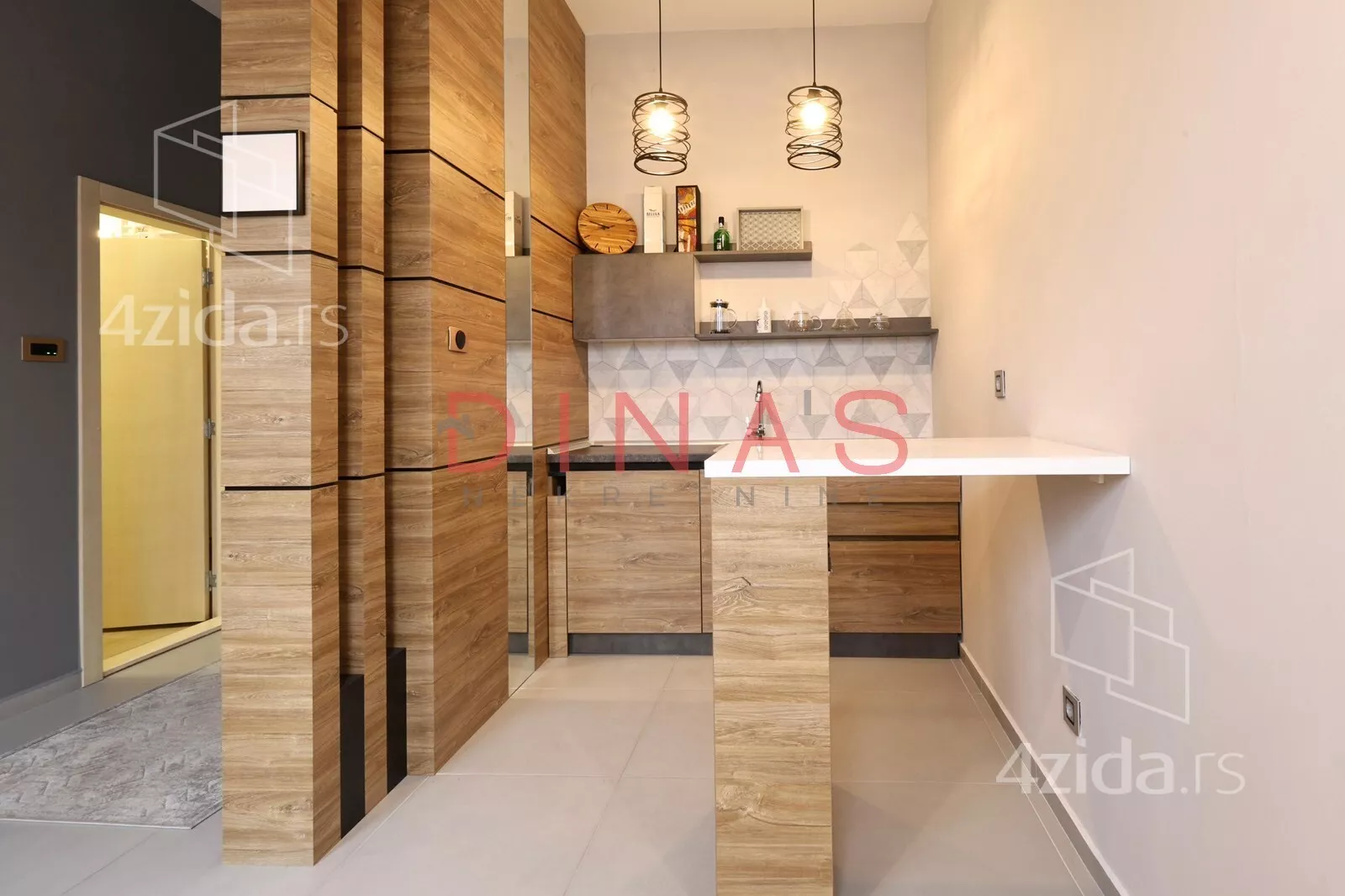 Petosoban stan | 4zida