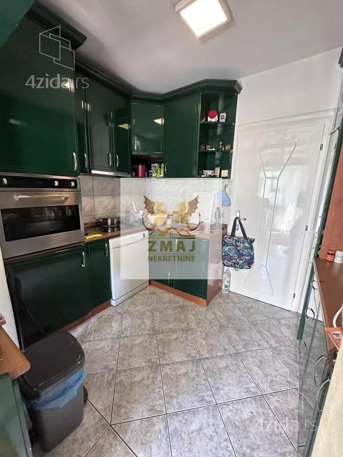 Petosoban stan | 4zida