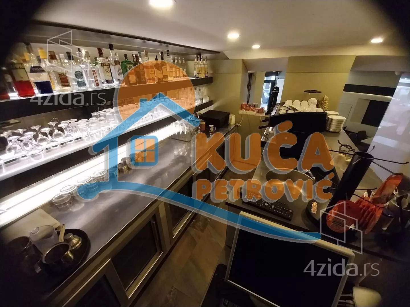 Lokal | 4zida