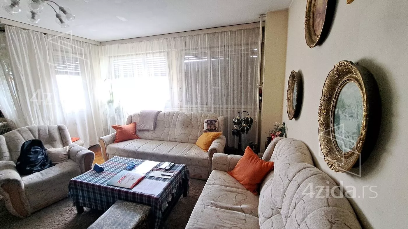 Troiposoban stan | 4zida