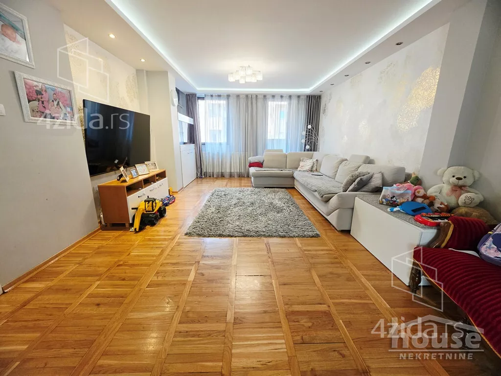 Četvorosoban stan | 4zida