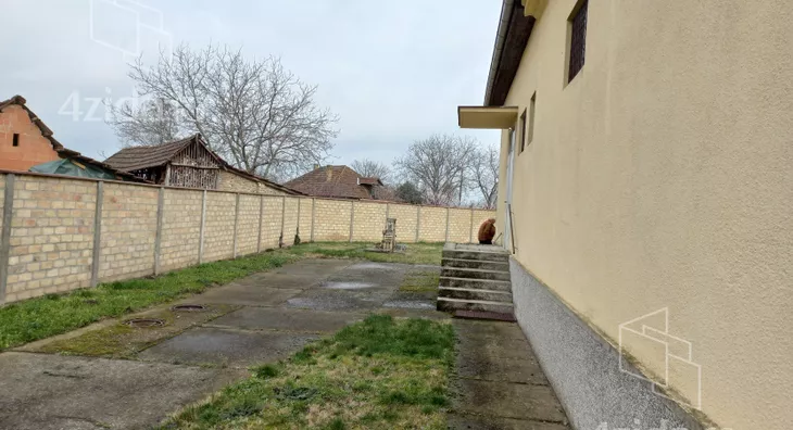 Poslovna zgrada | 4zida