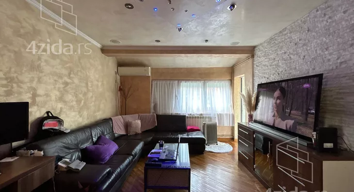 Četvoroiposoban stan | 4zida