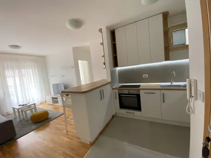 Voje Veljkovića 15 | 4zida.rs