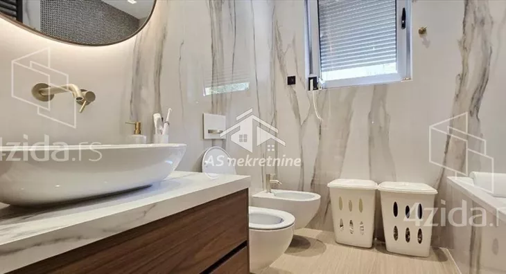 Petosoban stan | 4zida