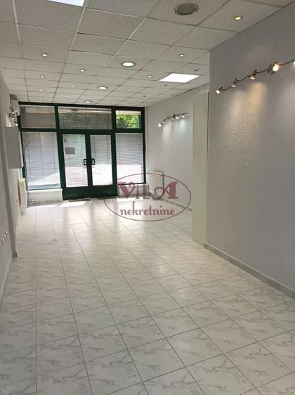 Poslovni prostor za izdavanje · 45 m² · Stari Grad, Gradske lokacije, Novi Sad