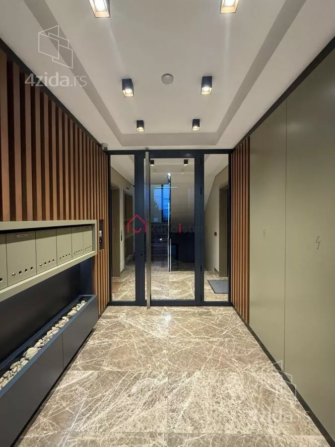 Petosoban stan | 4zida