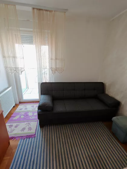 Vuka Karadžića 1 | 4zida.rs