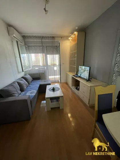 BULEVAR CARA LAZARA | 4zida.rs