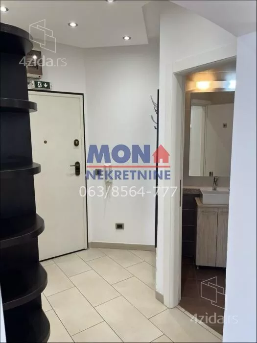 Šestosoban stan | 4zida