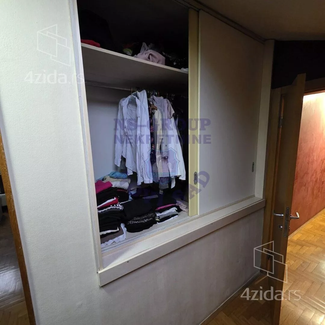 Šestosoban stan | 4zida