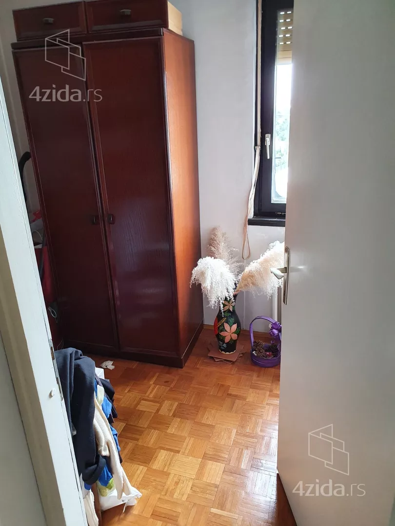 Četvoroiposoban stan | 4zida