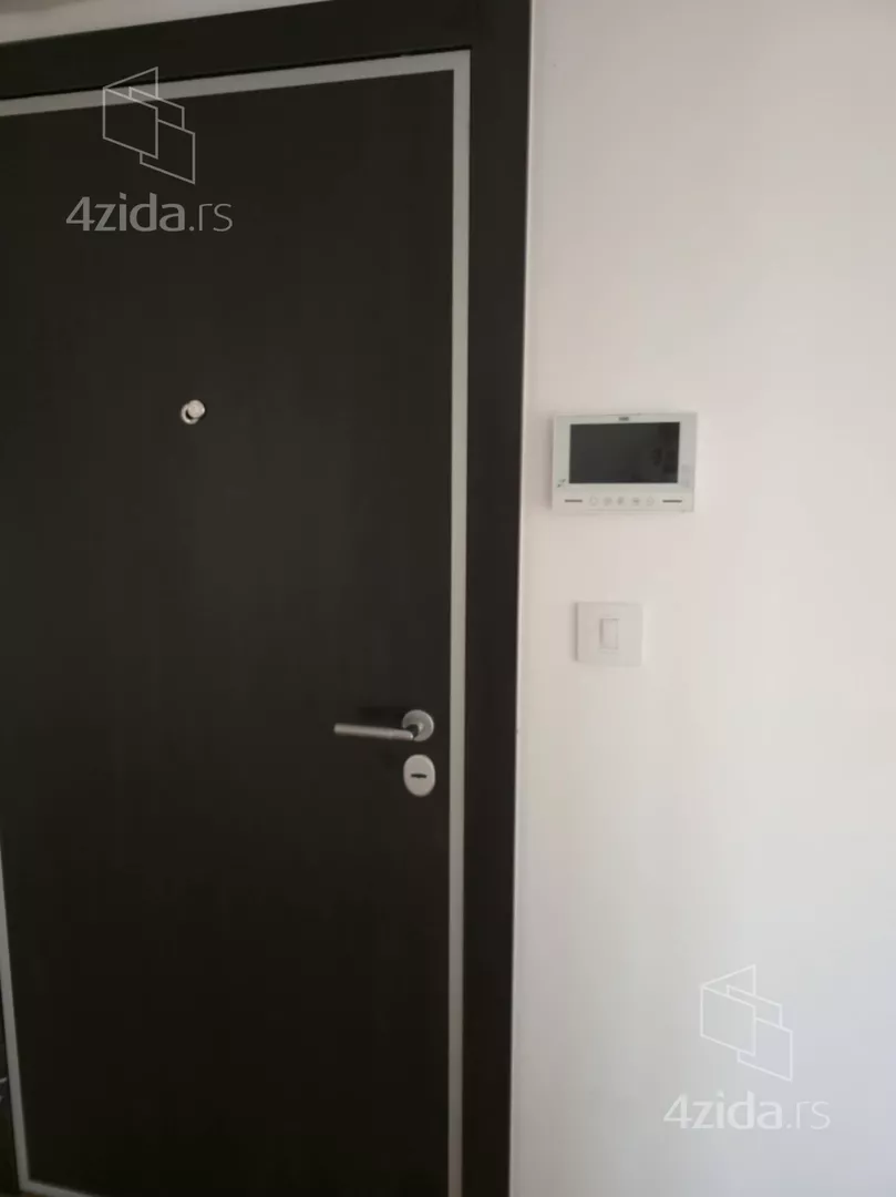 Četvoroiposoban stan | 4zida