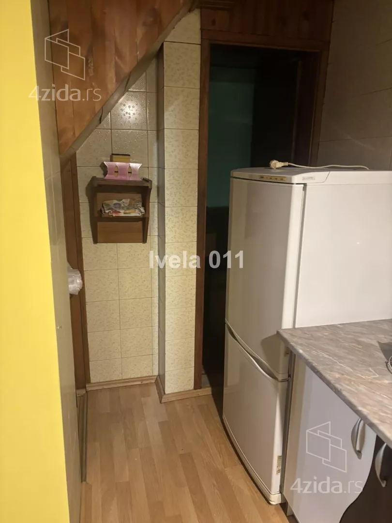 Četvoroiposoban stan | 4zida