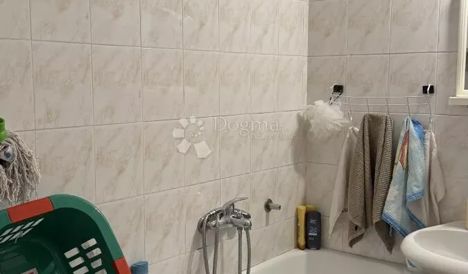 Šestosoban stan | 4zida