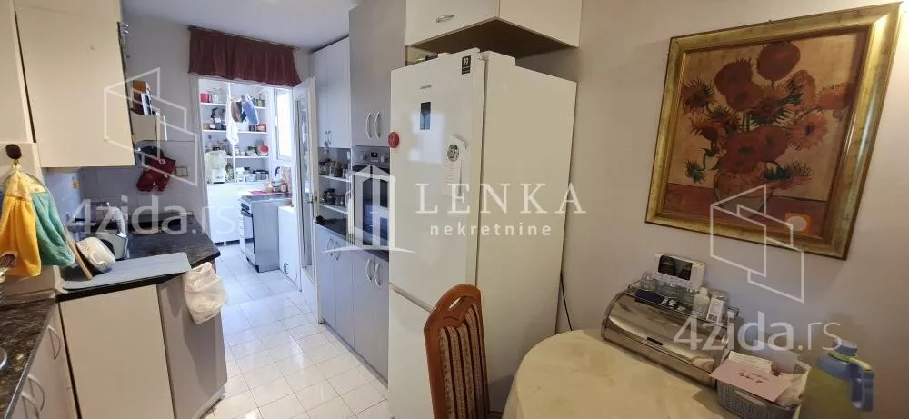 Četvoroiposoban stan | 4zida