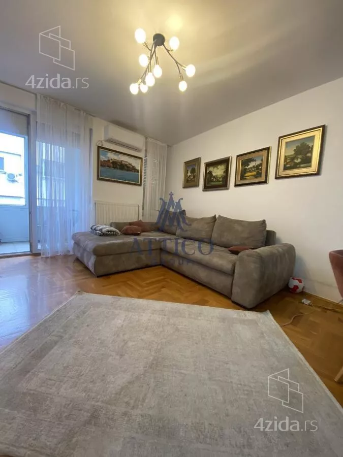 Troiposoban stan | 4zida