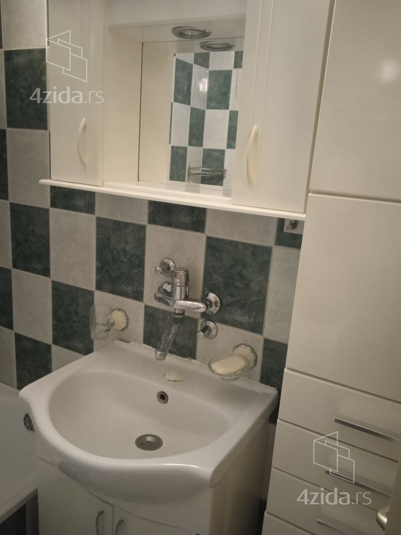 Stan – Kragujevac, Ćava - Više