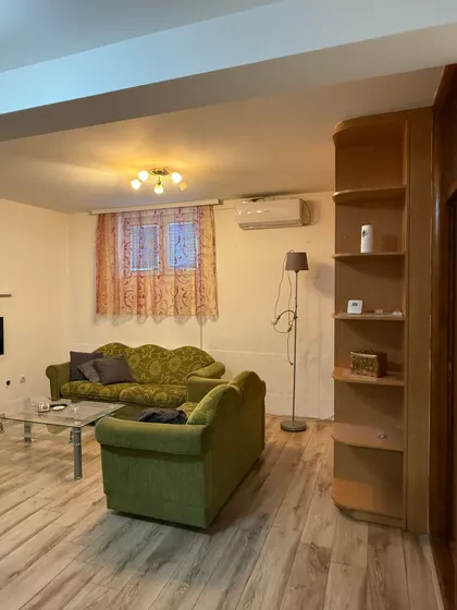 Pozorišna | 4zida.rs