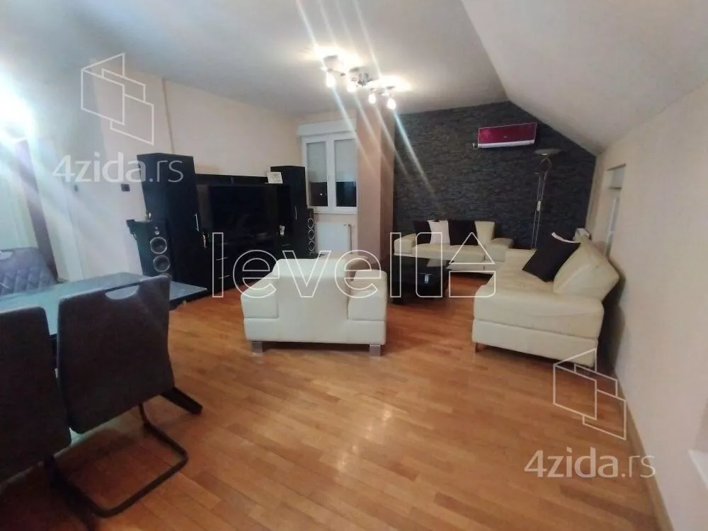 Petosoban stan | 4zida