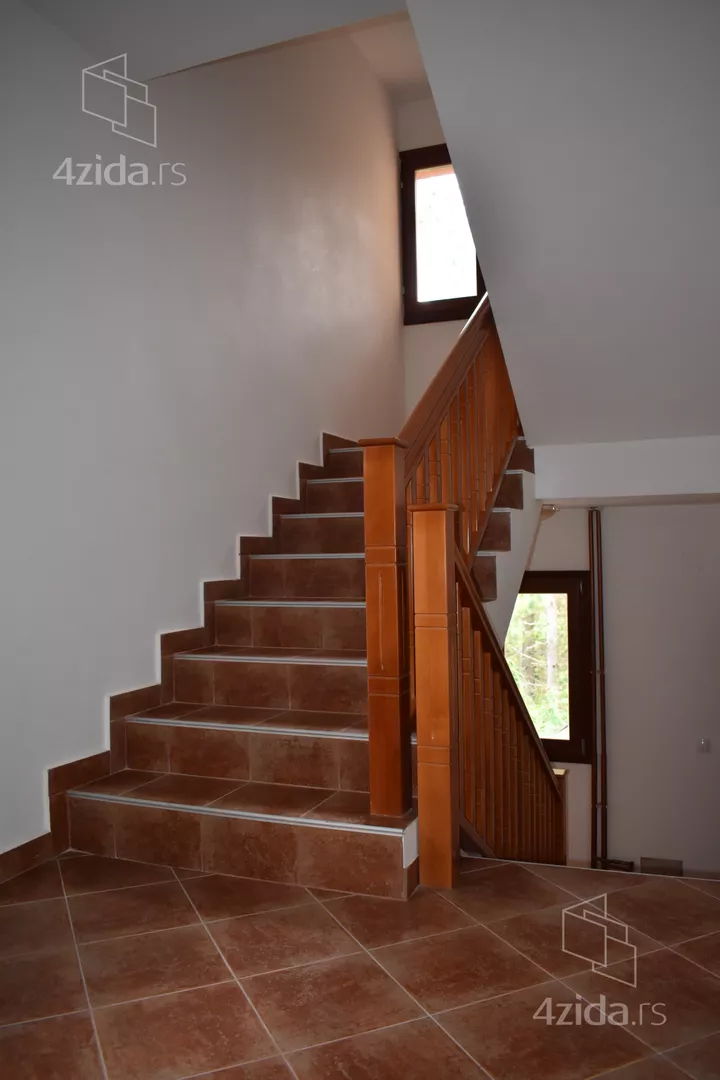 4-etažna kuća | 4zida