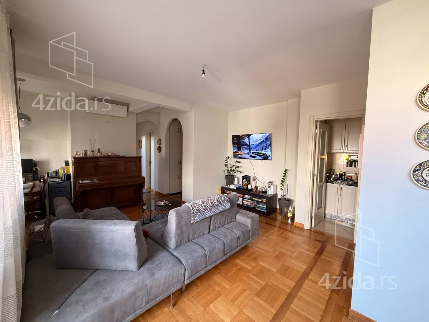 Petosoban stan | 4zida