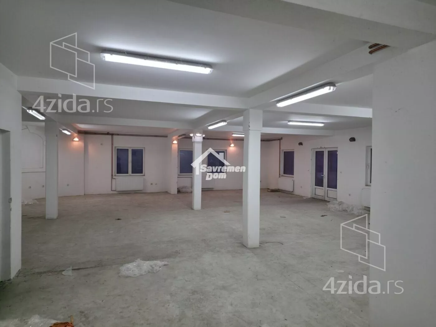 Poslovna zgrada | 4zida