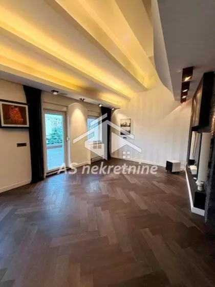 Crveni Krst Vračar | 4zida.rs