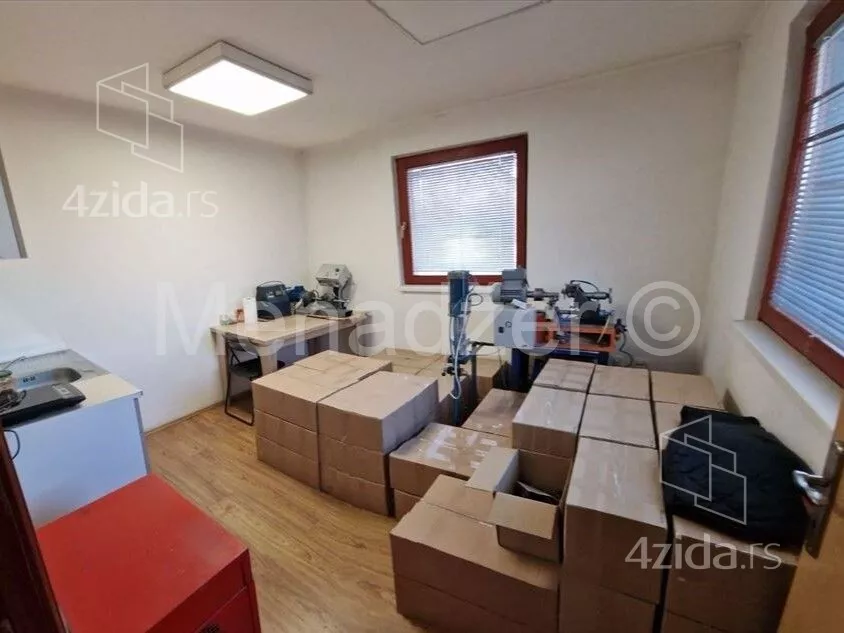 Poslovni prostor | 4zida