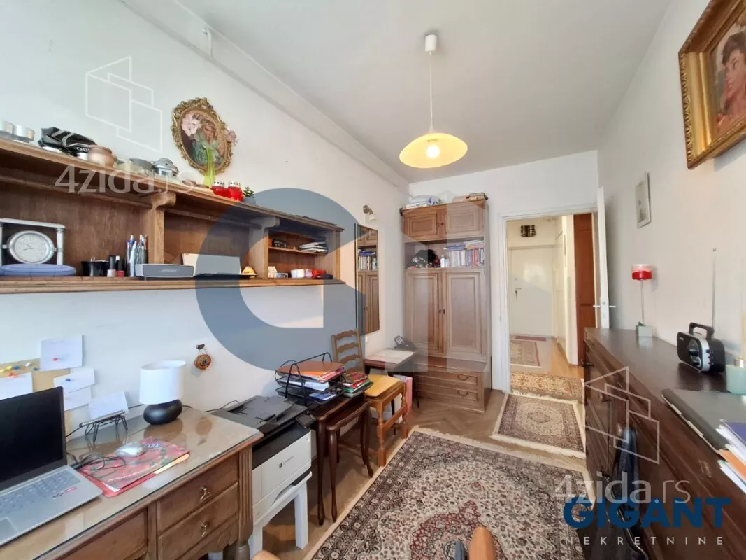 Četvoroiposoban stan | 4zida