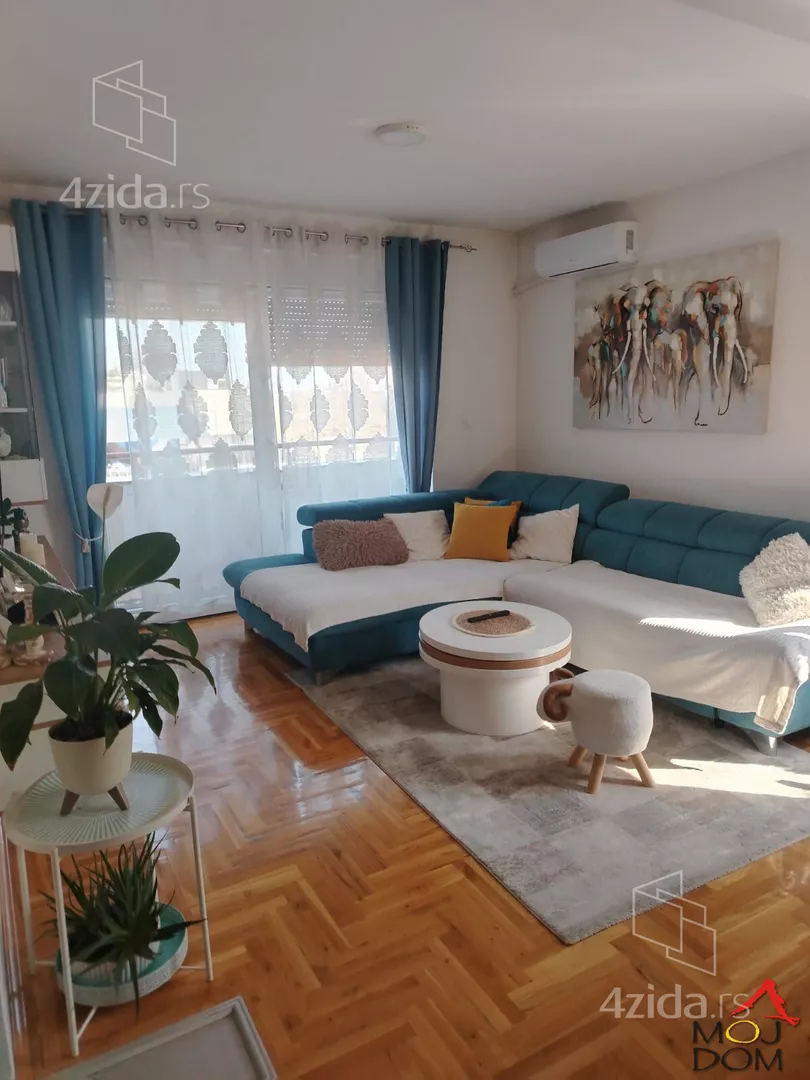 Troiposoban stan | 4zida