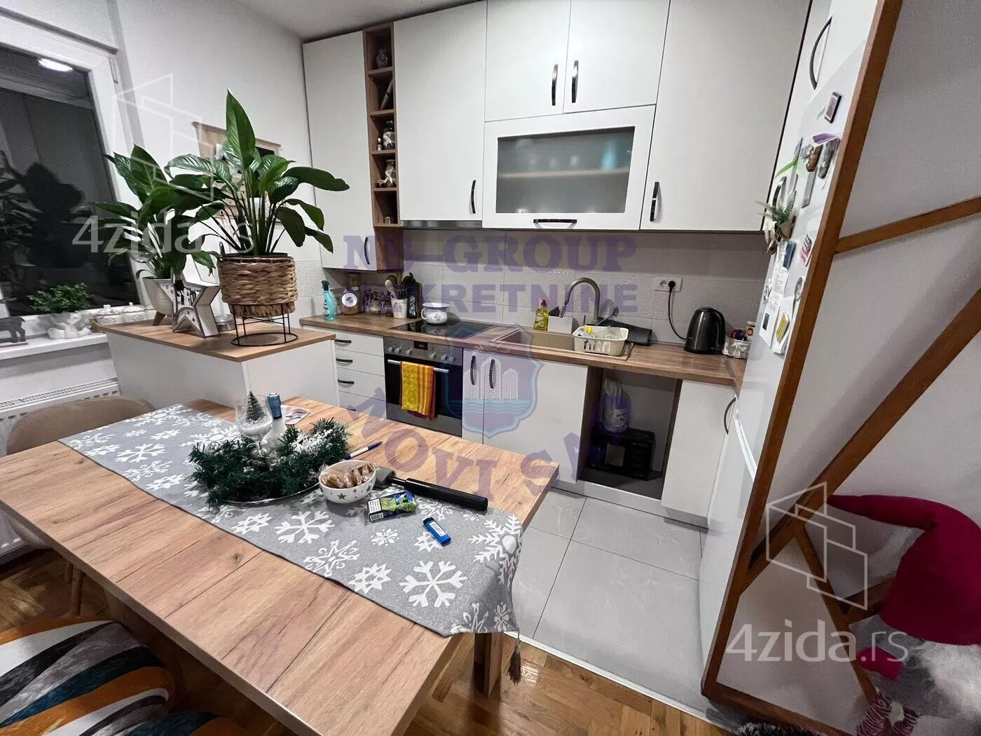 Troiposoban stan | 4zida