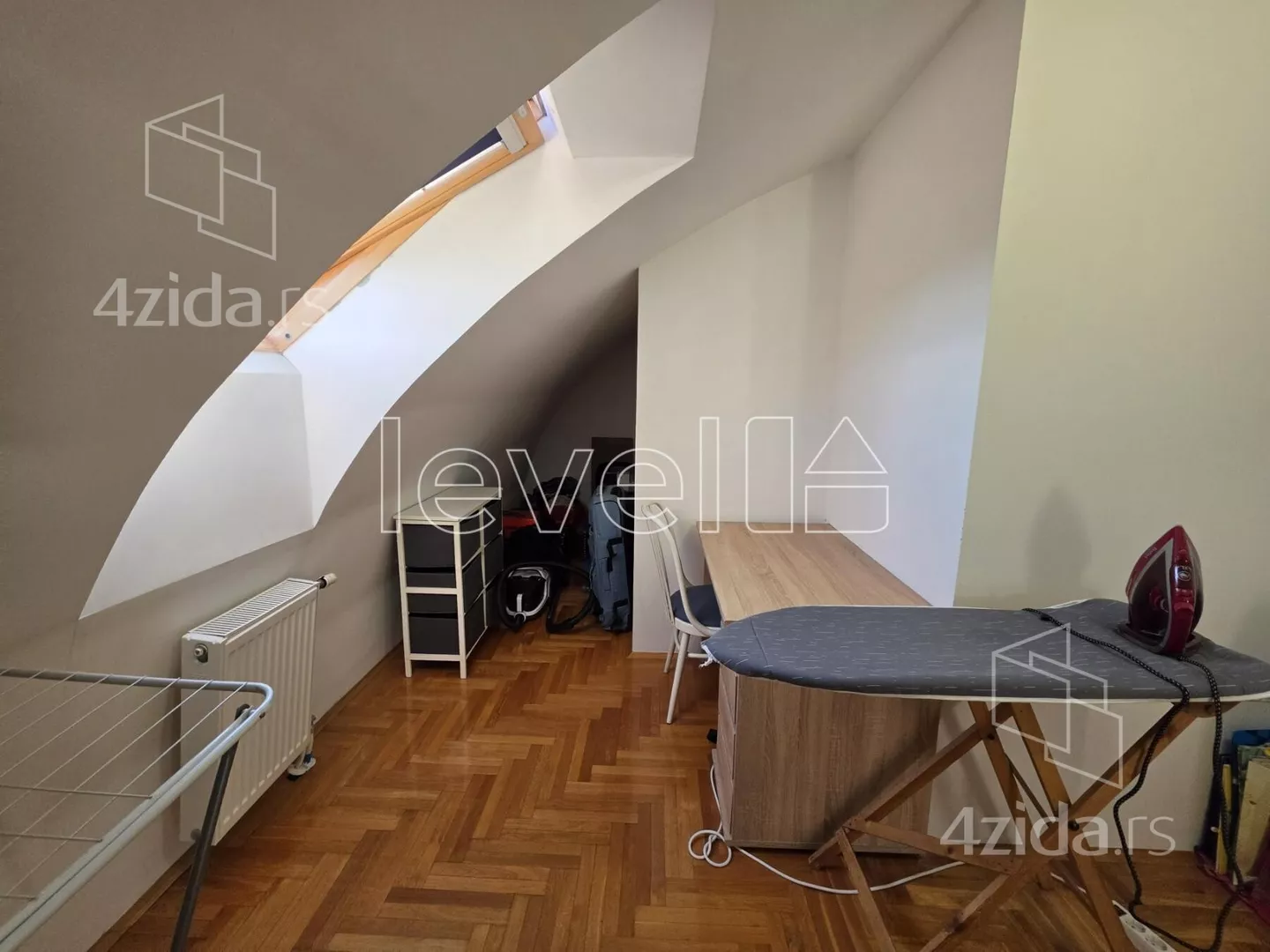 Četvoroiposoban stan | 4zida