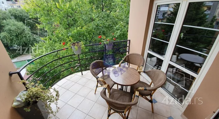 Petosoban stan | 4zida