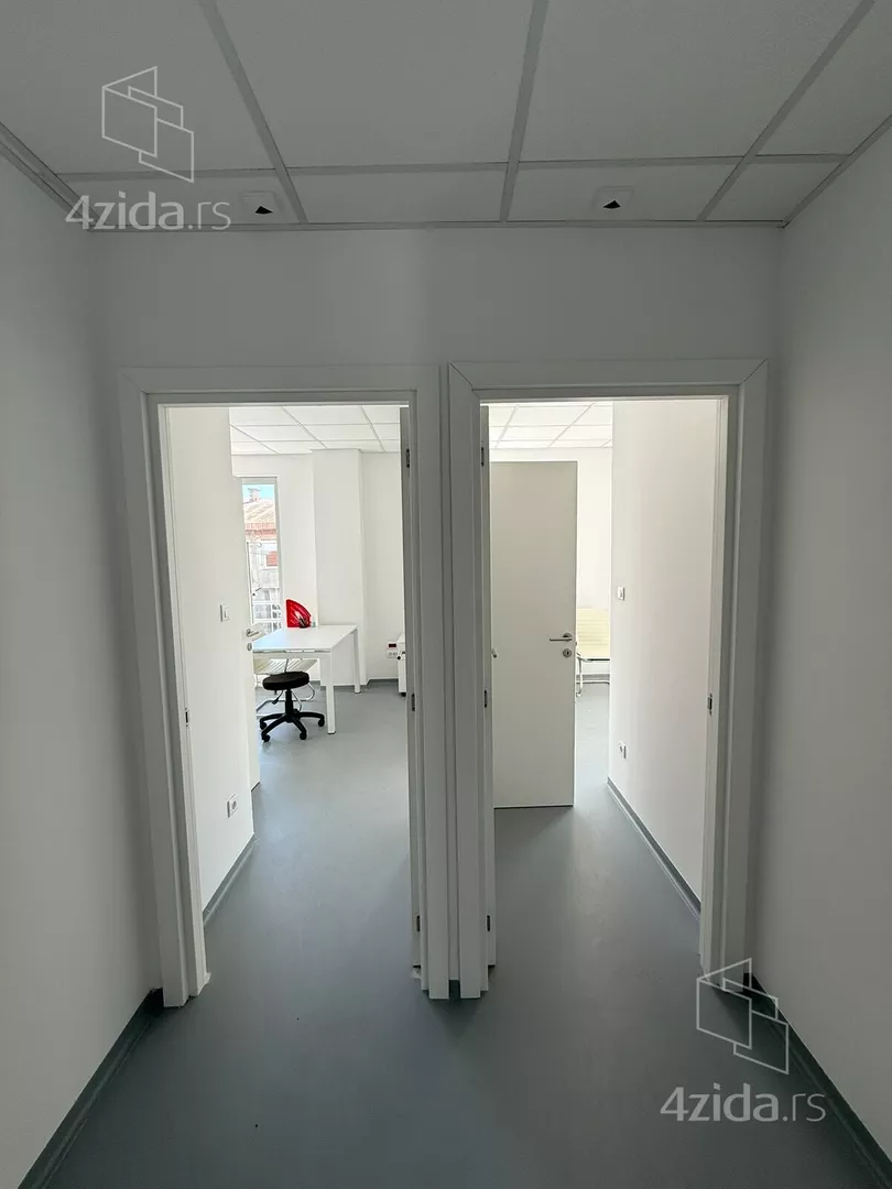 Poslovna zgrada | 4zida