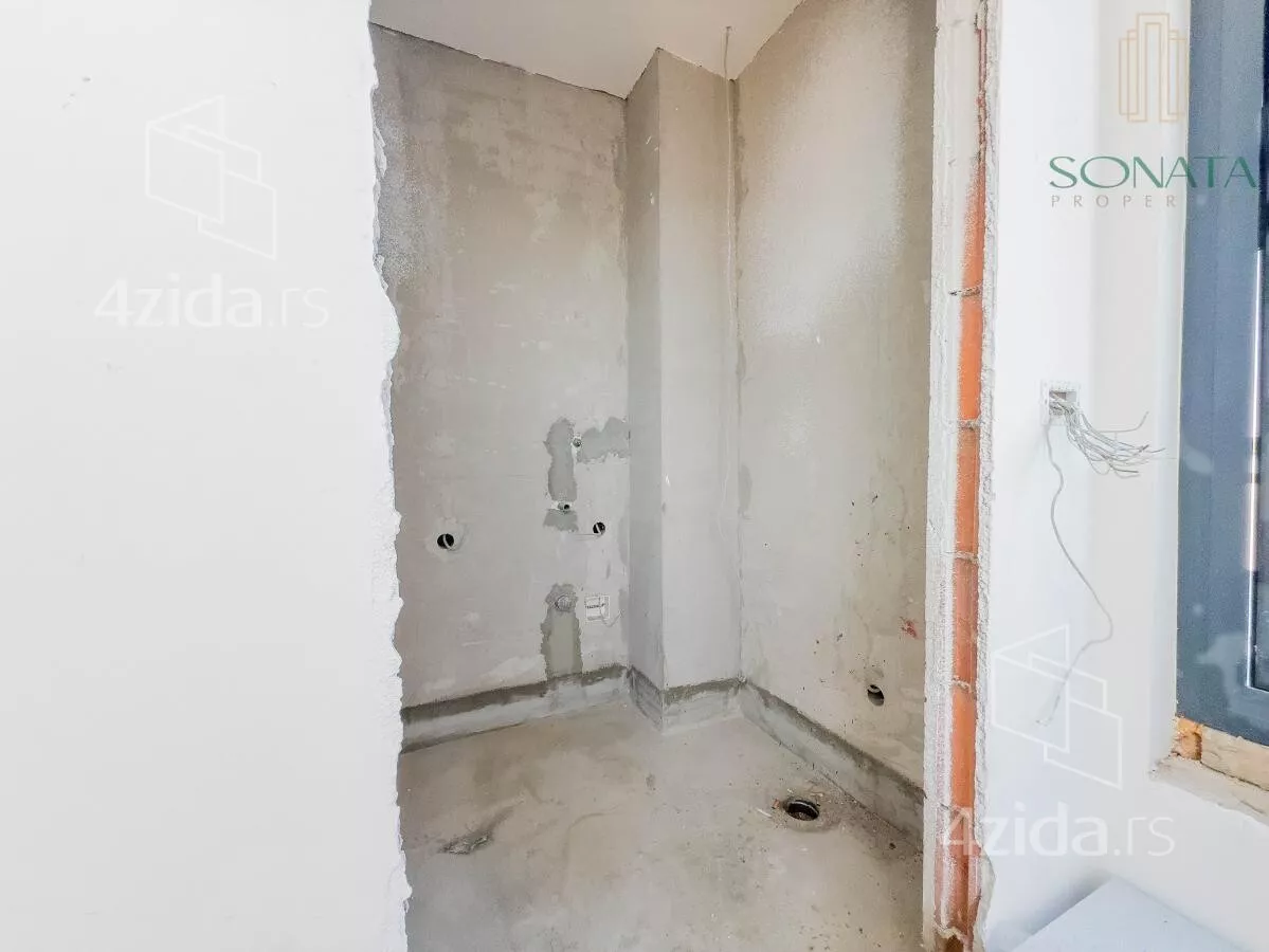 Šestosoban stan | 4zida
