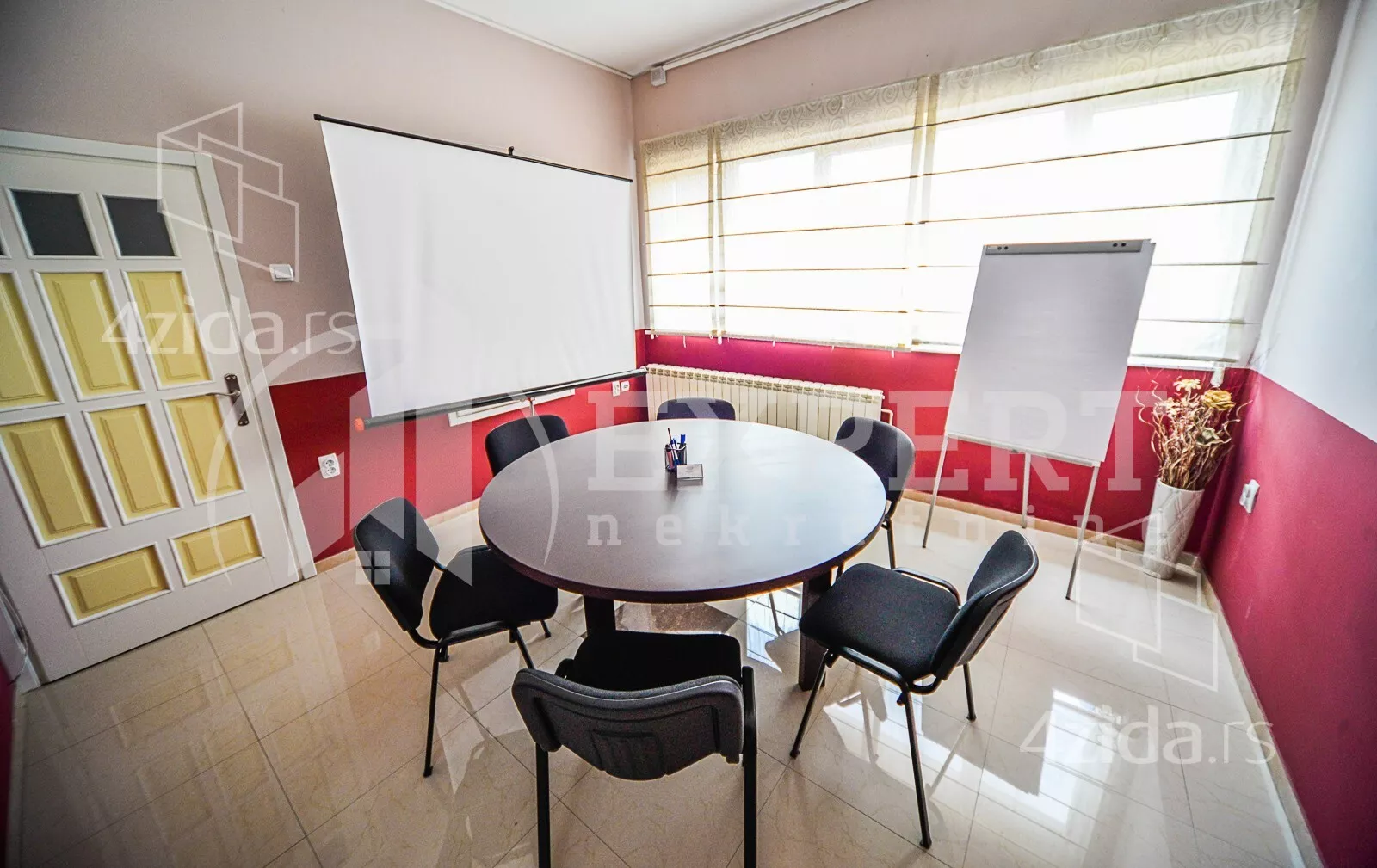 Lokal | 4zida