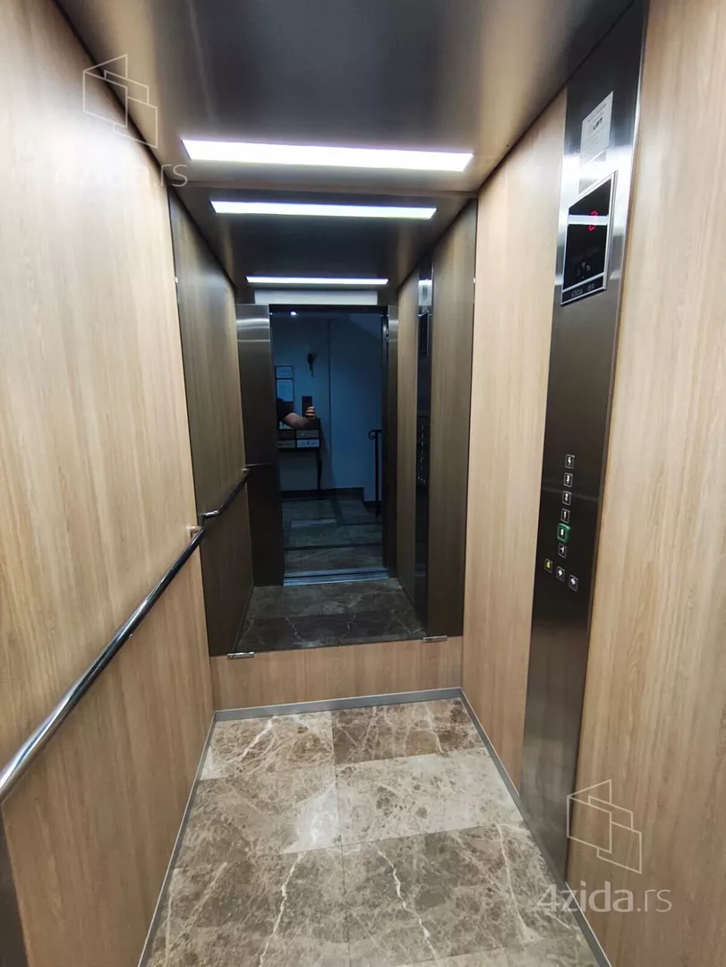 Petosoban stan | 4zida